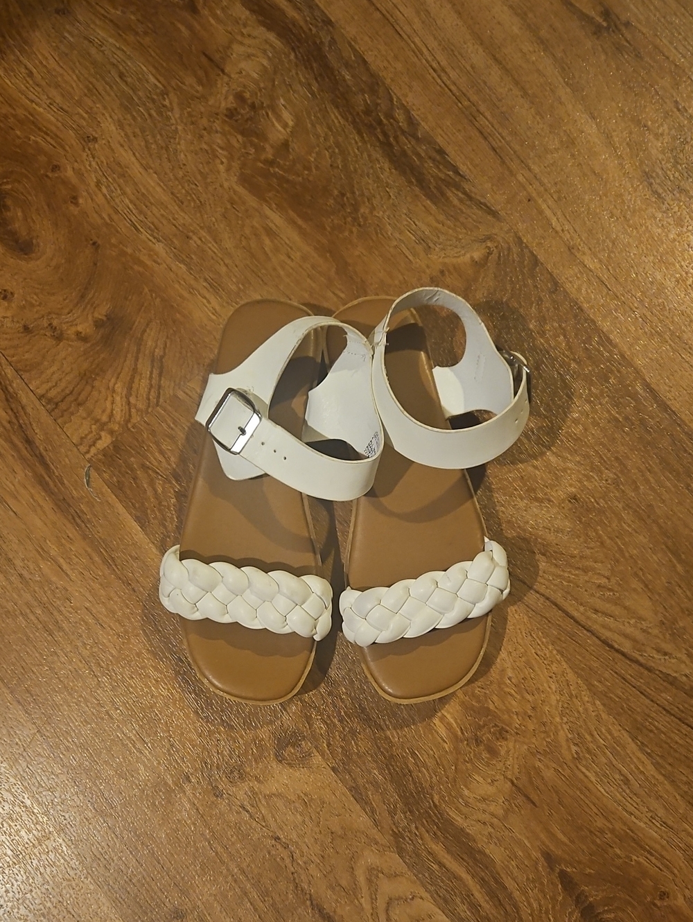 NWT Steve Madden White Ankke Sandals Size 4